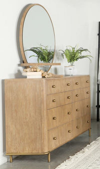 Arini Dresser